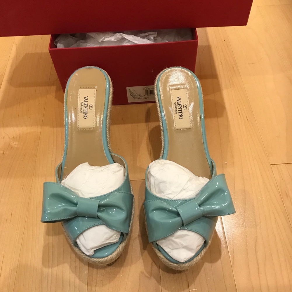 Valentino Garavani Patent Leather Espadrille Wedge